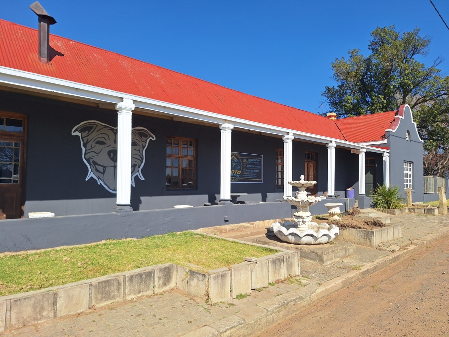 8 Bedroom Property for Sale in Memel Free State